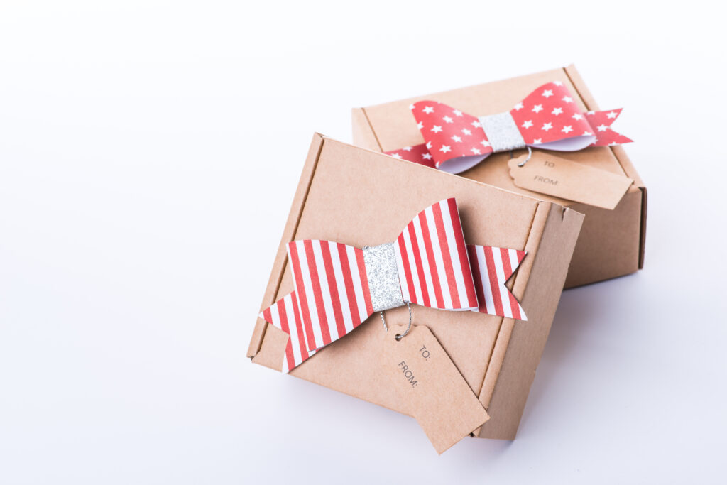 กระดาษลูกฟูก ใช้ทำกล่องของขวัญและกล่องพิเศษ